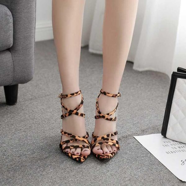 sandals summer 2021 korean sharp snake leopard fashion versatile cross roman for women, Black
sandals summer 2021 korean sharp snake leopard fashion versatile cross roman for women, Black