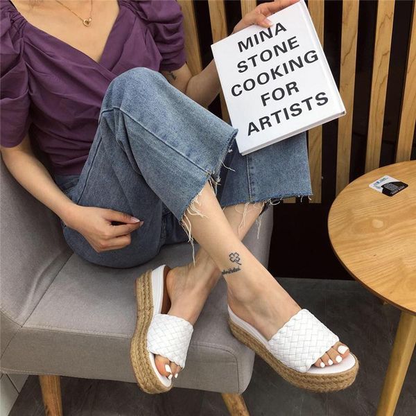 slippers summer style korean high-heeled sandals all-match simple pure color thick-soled ladies can be worn outside, Black
slippers summer style korean high-heeled sandals all-match simple pure color thick-soled ladies can be worn outside, Black