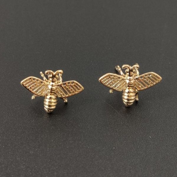 stud fysl light yellow gold color alloy honeybee shape earrings for women insect jewelry, Golden;silver
stud fysl light yellow gold color alloy honeybee shape earrings for women insect jewelry, Golden;silver