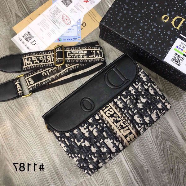 one shoulder wide band half moon hardware women's bag letter embroidery knitting canvas crescent
one shoulder wide band half moon hardware women's bag letter embroidery knitting canvas crescent