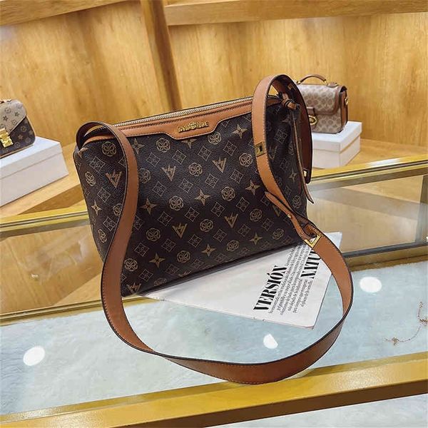 2022 factory wholesale new chunji new fashion tote bag women's trend xx printed letter large capacity one shoulder gf7w
2022 factory wholesale new chunji new fashion tote bag women's trend xx printed letter large capacity one shoulder gf7w