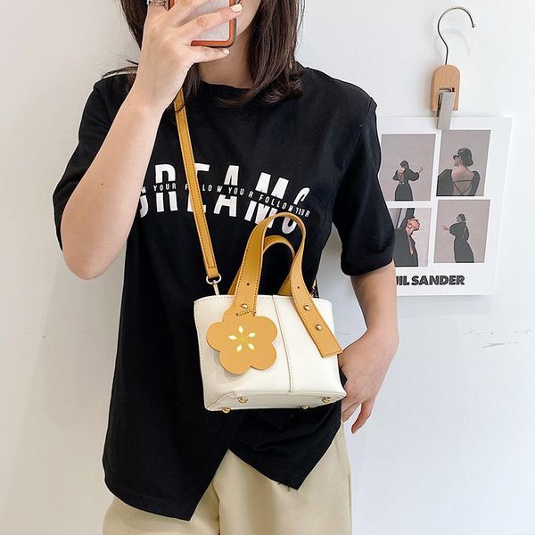 evening bags women's luxury small flower pendant shoulder bag pu leather crossbody soft surface bucket designer brand female handbag 
evening bags women's luxury small flower pendant shoulder bag pu leather crossbody soft surface bucket designer brand female handbag