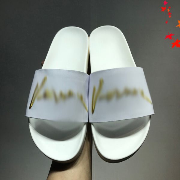 2021 slipper designer slide summer sandals fashion men beach indoor flat flip flops leather luxurys shoes mens slippers with box size 39-45, Black
2021 slipper designer slide summer sandals fashion men beach indoor flat flip flops leather luxurys shoes mens slippers with box size 39-45, Black