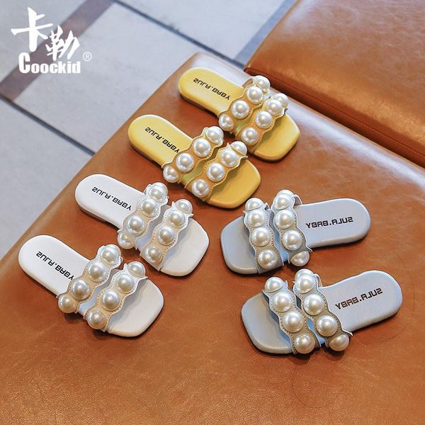 slipper girls slippers 2021 korean girl pearl non-slip soft-soled sandals children' summer fashion cute beach shoes home, Black;grey
slipper girls slippers 2021 korean girl pearl non-slip soft-soled sandals children' summer fashion cute beach shoes home, Black;grey