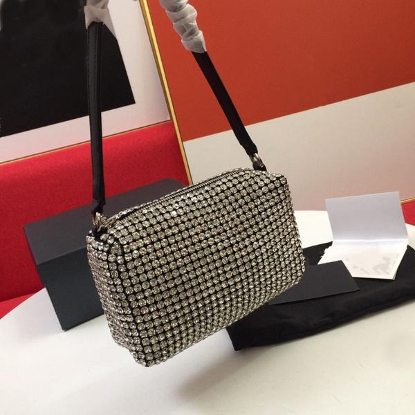 evening bags rhinestone handbag is a diamond shoulder bag suitable for women, single and cross-body
evening bags rhinestone handbag is a diamond shoulder bag suitable for women, single and cross-body