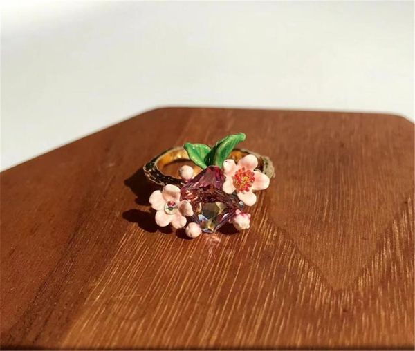 wedding rings enamel glaze spring and summer diffuse cherry blossom butterfly dance pink bud jem branch ring delicate, Slivery;golden
wedding rings enamel glaze spring and summer diffuse cherry blossom butterfly dance pink bud jem branch ring delicate, Slivery;golden