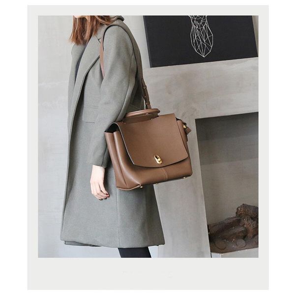 evening bags 2021 design leather large capacity one-shoulder bag fashion messenger multifunctional tote handbag for women
evening bags 2021 design leather large capacity one-shoulder bag fashion messenger multifunctional tote handbag for women