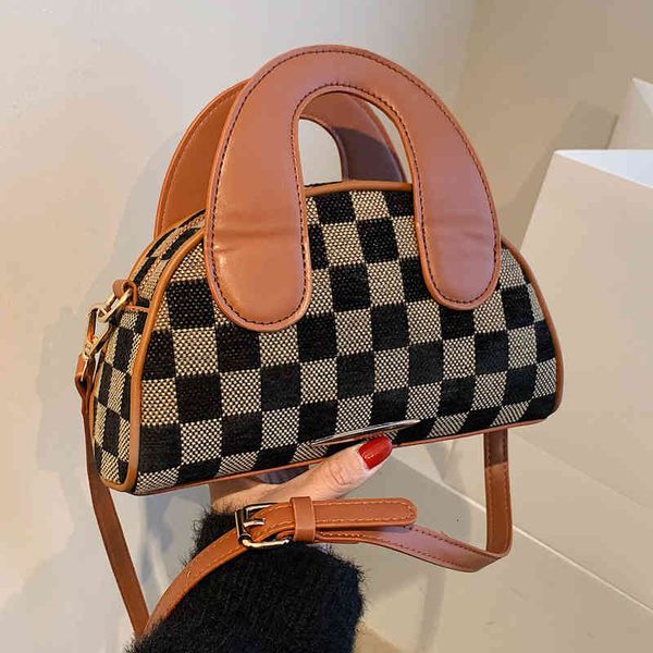 handbags autumn winter ins niche bag 2021 trendy women's fashion chessboard lattice messenger versatile, Black;red
handbags autumn winter ins niche bag 2021 trendy women's fashion chessboard lattice messenger versatile, Black;red