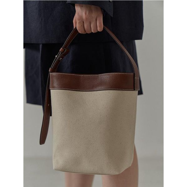 evening bags 2021 women's cool simple splicing contrast color portable canvas bag versatile commuter leisure bucket handbag
evening bags 2021 women's cool simple splicing contrast color portable canvas bag versatile commuter leisure bucket handbag