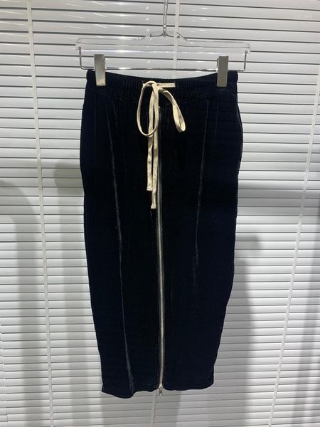 skirts ladies 2021 fashion solid color lace-up silk velvet zipper drawstring skirt 1130, Black
skirts ladies 2021 fashion solid color lace-up silk velvet zipper drawstring skirt 1130, Black