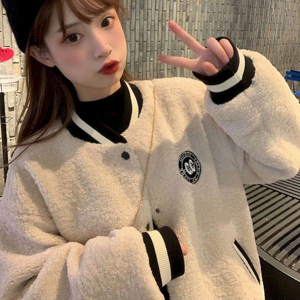 2021 autumn winter leisure thiening jaet female student loose veet baseball uniform korean harajuku clothing fashion, Black
2021 autumn winter leisure thiening jaet female student loose veet baseball uniform korean harajuku clothing fashion, Black