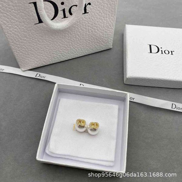special offer 2021 luxury designer jewelry 21 full diamond letter pearl earrings s925 silver needle female
special offer 2021 luxury designer jewelry 21 full diamond letter pearl earrings s925 silver needle female
