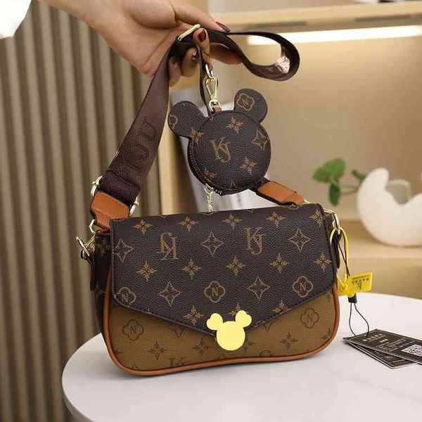 2022 factory wholesale fashion high sense single shoulder women's zero wallet versatile popular printed messenger bag
2022 factory wholesale fashion high sense single shoulder women's zero wallet versatile popular printed messenger bag
