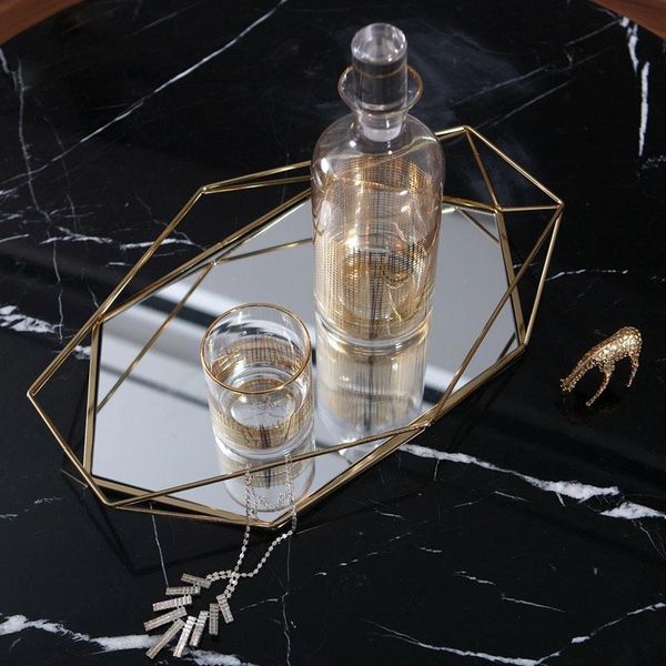 european hollow out glass mirror trays decorative metal octagon large perfume cosmetic container wedding decoration ornaments kitchen storag
european hollow out glass mirror trays decorative metal octagon large perfume cosmetic container wedding decoration ornaments kitchen storag