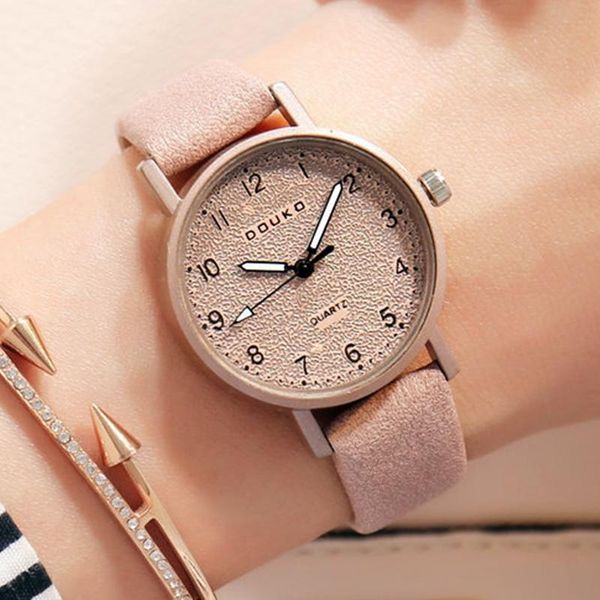 wristwatches vintage stone print leather strap luminous watch literature college women's fashion simple student couple, Slivery;brown
wristwatches vintage stone print leather strap luminous watch literature college women's fashion simple student couple, Slivery;brown
