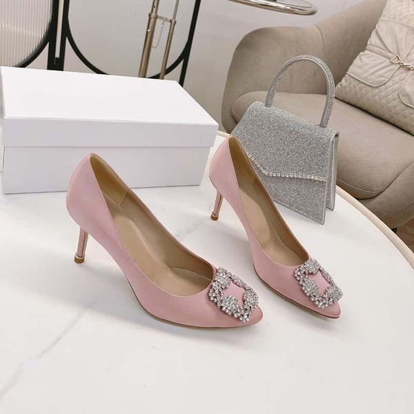 dress shoes 2021 winter design women high heel italian imported leather labskin delicate and tender texture, Black
dress shoes 2021 winter design women high heel italian imported leather labskin delicate and tender texture, Black