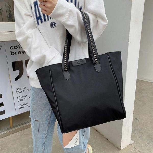 shoulder bags female bag 2021 trend nylon underarm large capacity tote single lady commuter handbag
shoulder bags female bag 2021 trend nylon underarm large capacity tote single lady commuter handbag