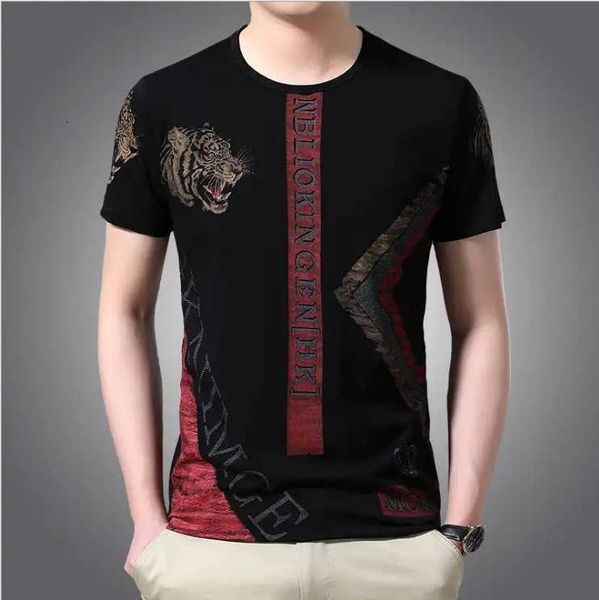 2021 summer middle-aged and young men's short sleeve printed loose round neck korean fashion t-shirt cloth, White;black
2021 summer middle-aged and young men's short sleeve printed loose round neck korean fashion t-shirt cloth, White;black