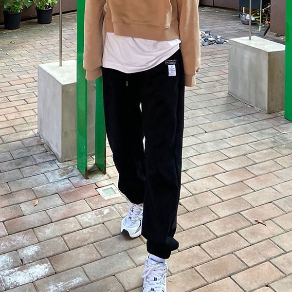 2colors woman loose sweatpants femme high elastic waist pants comfort letter casual thick warm trousers sporty style(f4168 210423, Black;white
2colors woman loose sweatpants femme high elastic waist pants comfort letter casual thick warm trousers sporty style(f4168 210423, Black;white