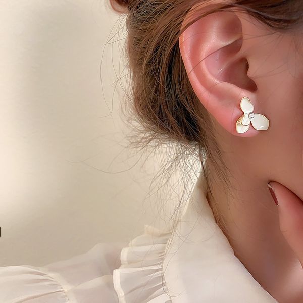 925 silver needle inlaid diamond petal fashion simple forest fairy earrings small personality fashion earrings, Golden
925 silver needle inlaid diamond petal fashion simple forest fairy earrings small personality fashion earrings, Golden