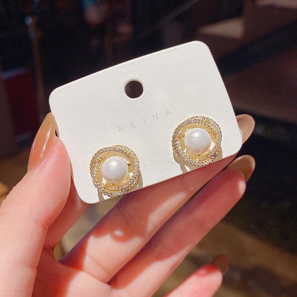 stud vintage zircon pearl earrings for women fashion korean style metal gold plated round party jewelry gift wholesale, Golden;silver
stud vintage zircon pearl earrings for women fashion korean style metal gold plated round party jewelry gift wholesale, Golden;silver