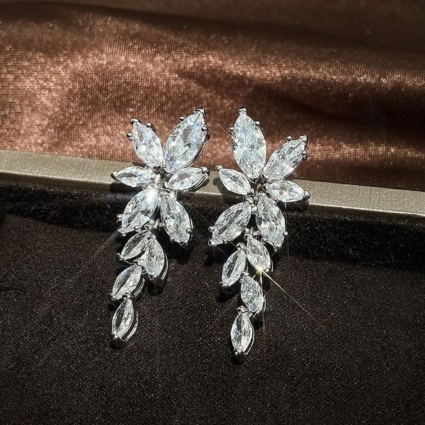 fashion water drop zircon earrings for women leaf jewelry gift dangle & chandelier, Silver
fashion water drop zircon earrings for women leaf jewelry gift dangle & chandelier, Silver