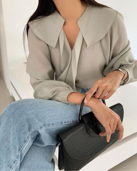 women's jackets 2021 spring and summer korea east gate high end tencel lantern sleeve shirt ruffle v-neck blouse, Black;brown
women's jackets 2021 spring and summer korea east gate high end tencel lantern sleeve shirt ruffle v-neck blouse, Black;brown