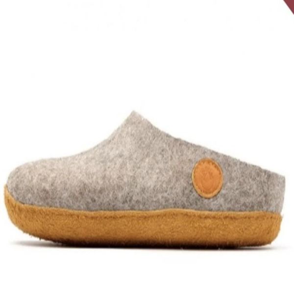 large size 2021 baotou cotton slippers women's indoor flat-bottomed warm couple shoes lazy wool women, Black
large size 2021 baotou cotton slippers women's indoor flat-bottomed warm couple shoes lazy wool women, Black