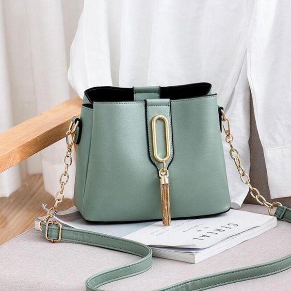 selling brand bags 2021 women fashion ladies one-shoulder messenger bag trend all-match elegant women's casual handbag shoulder
selling brand bags 2021 women fashion ladies one-shoulder messenger bag trend all-match elegant women's casual handbag shoulder