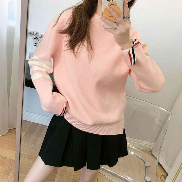 chao brand tb 2021 autumn winter female pullover mint green small fresh loose french round neck sweater top, White;black
chao brand tb 2021 autumn winter female pullover mint green small fresh loose french round neck sweater top, White;black