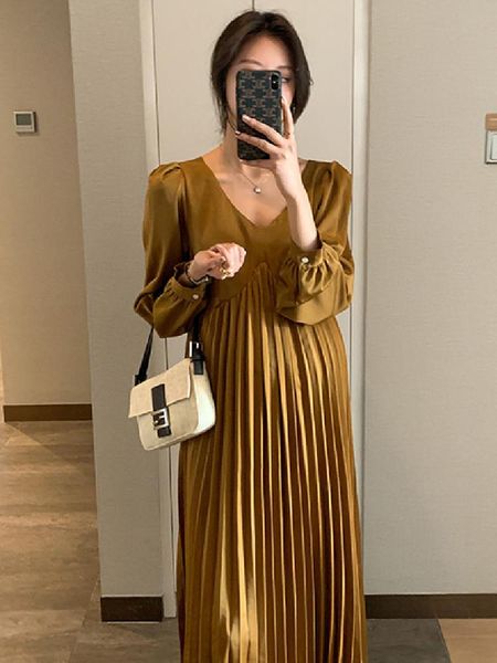 maternity dresses autumn pleated elegant pregnant dress loose middle length gown pography po shoot pregnancy, White
maternity dresses autumn pleated elegant pregnant dress loose middle length gown pography po shoot pregnancy, White