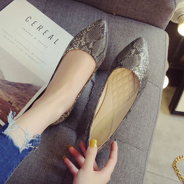 casual shoes 2021 new korean flat sole single shoes pointed shallow mouth snake pattern scoop large women's 4241 small 313233 as29, Black
casual shoes 2021 new korean flat sole single shoes pointed shallow mouth snake pattern scoop large women's 4241 small 313233 as29, Black