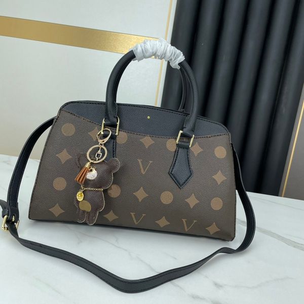 designer ladies evening bags handbag leather luxury courier code letters fashion classic style square fashion size 32-23-13cm 
designer ladies evening bags handbag leather luxury courier code letters fashion classic style square fashion size 32-23-13cm
