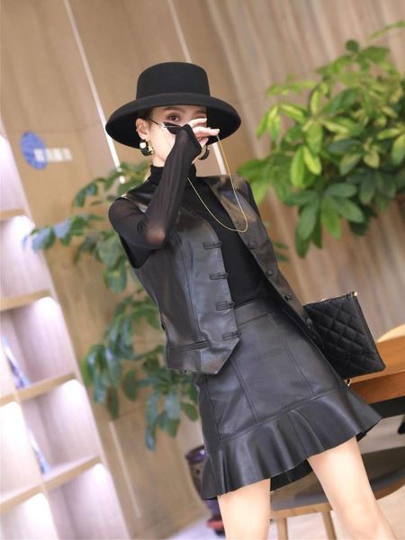 women's vests vest short spring natural sheepskin buckle small waistcoat leather slim-fit v-neck, Black;white
women's vests vest short spring natural sheepskin buckle small waistcoat leather slim-fit v-neck, Black;white