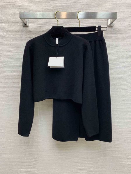 high end 2020 letter embroidery long sleeve t-shirt + high waist slim slit skirt suit, Tan;black
high end 2020 letter embroidery long sleeve t-shirt + high waist slim slit skirt suit, Tan;black