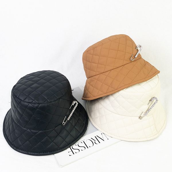 thickened fisherman autumn and winter lovers net red fashion bright diamond brooch leisure warm basin hat
thickened fisherman autumn and winter lovers net red fashion bright diamond brooch leisure warm basin hat