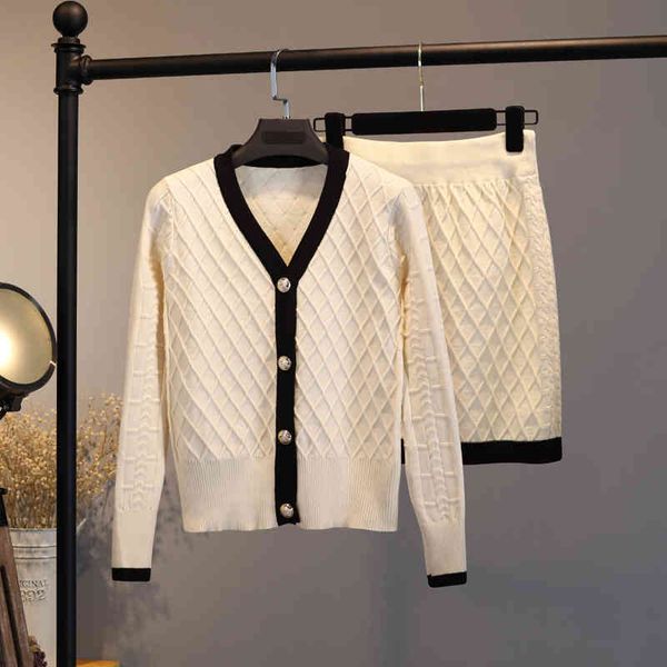 spring autumn runway knitted 2 piece set women elegant single-breasted v neck sweater cardigan + high waist a line skirt suit 210514, White
spring autumn runway knitted 2 piece set women elegant single-breasted v neck sweater cardigan + high waist a line skirt suit 210514, White