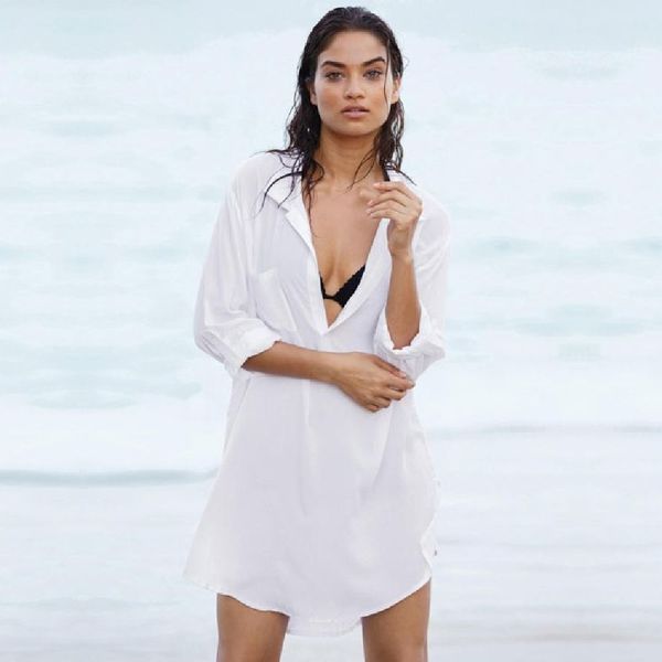 arrivals beach cover up chiffon white swimwear ladies blouse pareo women wear saida de praia #q46 210420, White;black
arrivals beach cover up chiffon white swimwear ladies blouse pareo women wear saida de praia #q46 210420, White;black