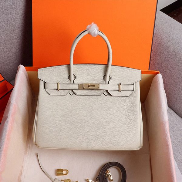 single shoulder bag of 2021 autumn winters in europe and the fashionable litchi grain zipper platinum lock hand by
single shoulder bag of 2021 autumn winters in europe and the fashionable litchi grain zipper platinum lock hand by
