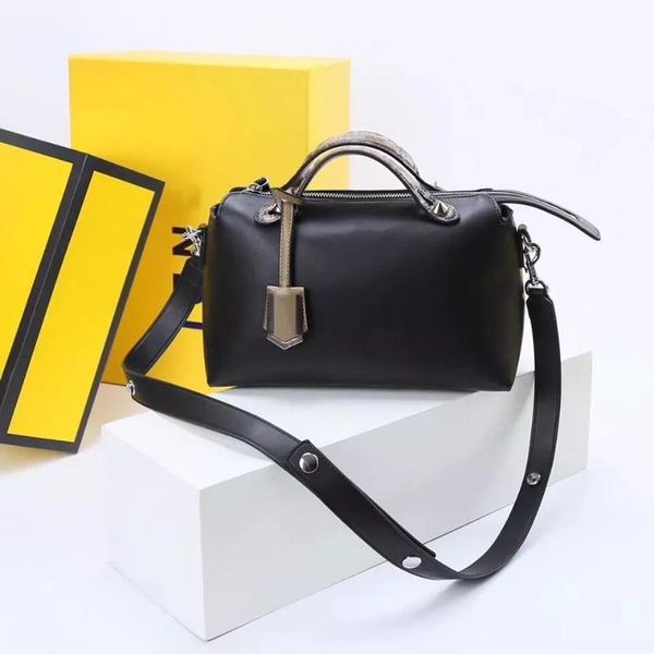 evening bags high end design portable leather bag, double pockets and handles, selling handbag this season, adjustable strap fashi
evening bags high end design portable leather bag, double pockets and handles, selling handbag this season, adjustable strap fashi