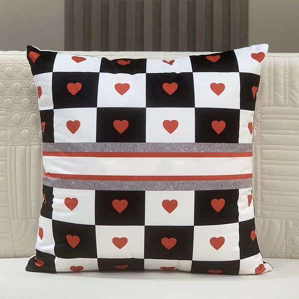 2021 luxurys fashion throw pillow for mens womens letter d printed casual cushions cotton covers body designers embroidery decorative plush
2021 luxurys fashion throw pillow for mens womens letter d printed casual cushions cotton covers body designers embroidery decorative plush