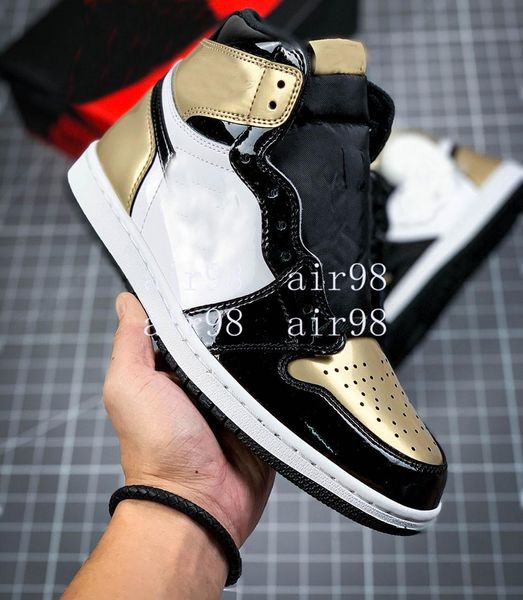 2021 mens womens patent gold toe basketball shoes jumpman 1s sports trainers designer sneakers chaussures with box, Black
2021 mens womens patent gold toe basketball shoes jumpman 1s sports trainers designer sneakers chaussures with box, Black