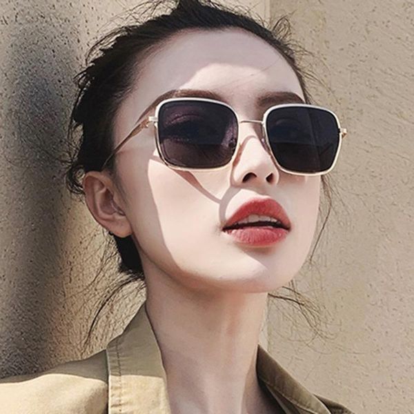 square metal sunglasses 2021 personality fashion sun glasses trend ocean, White;black
square metal sunglasses 2021 personality fashion sun glasses trend ocean, White;black