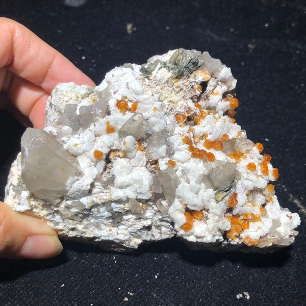 decorative objects & figurines 287.4g100% natural crystal with garnet mica intergrowth mineral for home decoration healing energy chakra tea
decorative objects & figurines 287.4g100% natural crystal with garnet mica intergrowth mineral for home decoration healing energy chakra tea