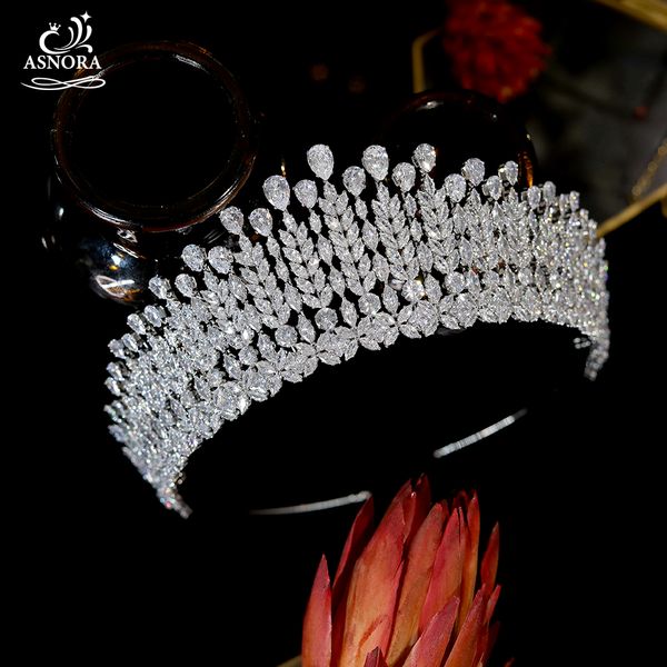shiny cz headdress asnora bride crowns wedding hair accessories 16-year-old gift princess crown party tiaras a01045, Golden;white
shiny cz headdress asnora bride crowns wedding hair accessories 16-year-old gift princess crown party tiaras a01045, Golden;white