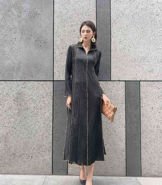 dress miyake elegant fashion fold long-sleeve v-neck loose, Black;gray
dress miyake elegant fashion fold long-sleeve v-neck loose, Black;gray