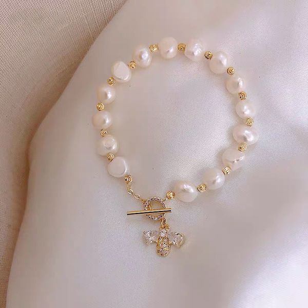 danshui pearl micro inlaid zircon bee bracelet advanced luxury bracelet fashion simple bracelet for women, Black
danshui pearl micro inlaid zircon bee bracelet advanced luxury bracelet fashion simple bracelet for women, Black