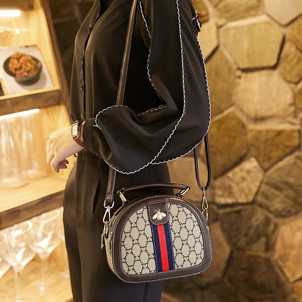 leather women's bag fashion portable small new summer little bee versatile broadband single shoulder messenger bag
leather women's bag fashion portable small new summer little bee versatile broadband single shoulder messenger bag