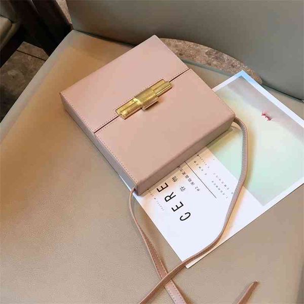women luxurys designers bags 2021 qi wei's same daisey cigarette case, skin lock box, small squar designer handbag handbags totes cross
women luxurys designers bags 2021 qi wei's same daisey cigarette case, skin lock box, small squar designer handbag handbags totes cross