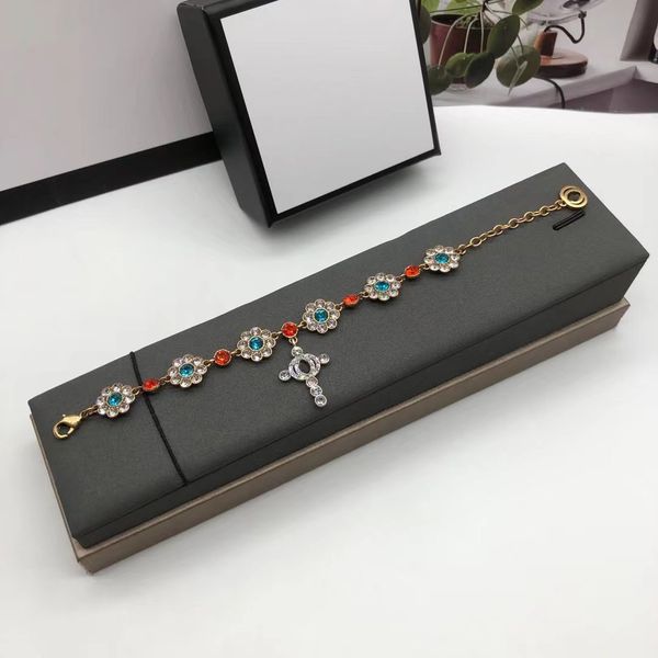 2022 brand original jewelry cuff designer ladies fashion simple high-end real gold electroplating vintage small daisy zircon double letter b, White
2022 brand original jewelry cuff designer ladies fashion simple high-end real gold electroplating vintage small daisy zircon double letter b, White